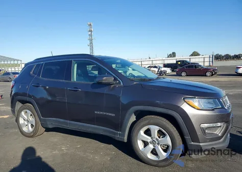 2019 Jeep Compass Latitude z USA, uszkodzony, nr VIN 3C4NJCBB4KT750042